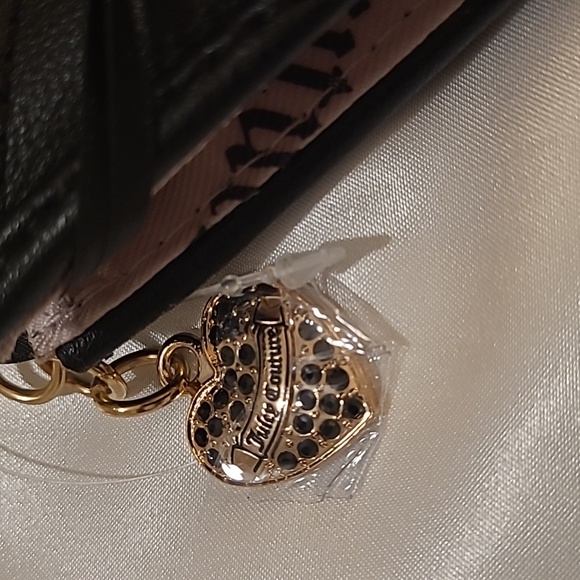 Juicy Couture Black Quilted Wallet with Gold Accents - Picture 4 of 10